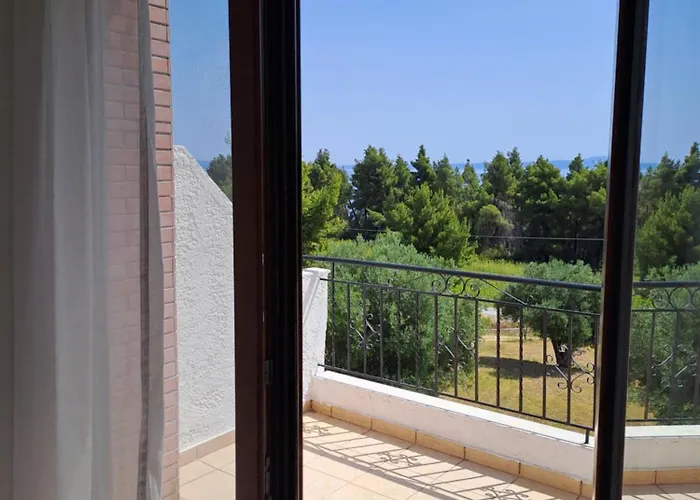Tessera - Exclusive Stylish Maisonette In Kriopigi